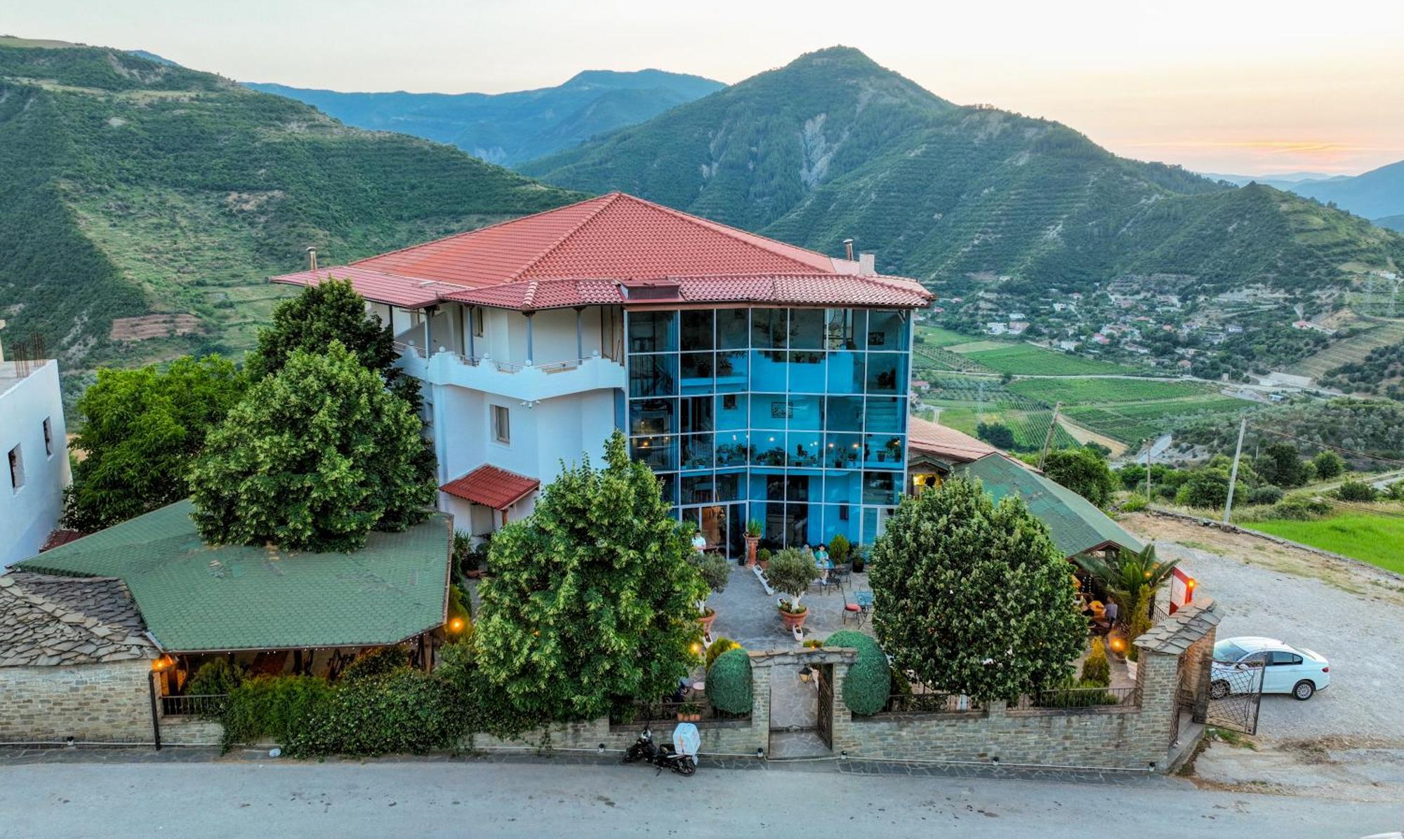 Hotel Kanione Cerenisht Exterior photo