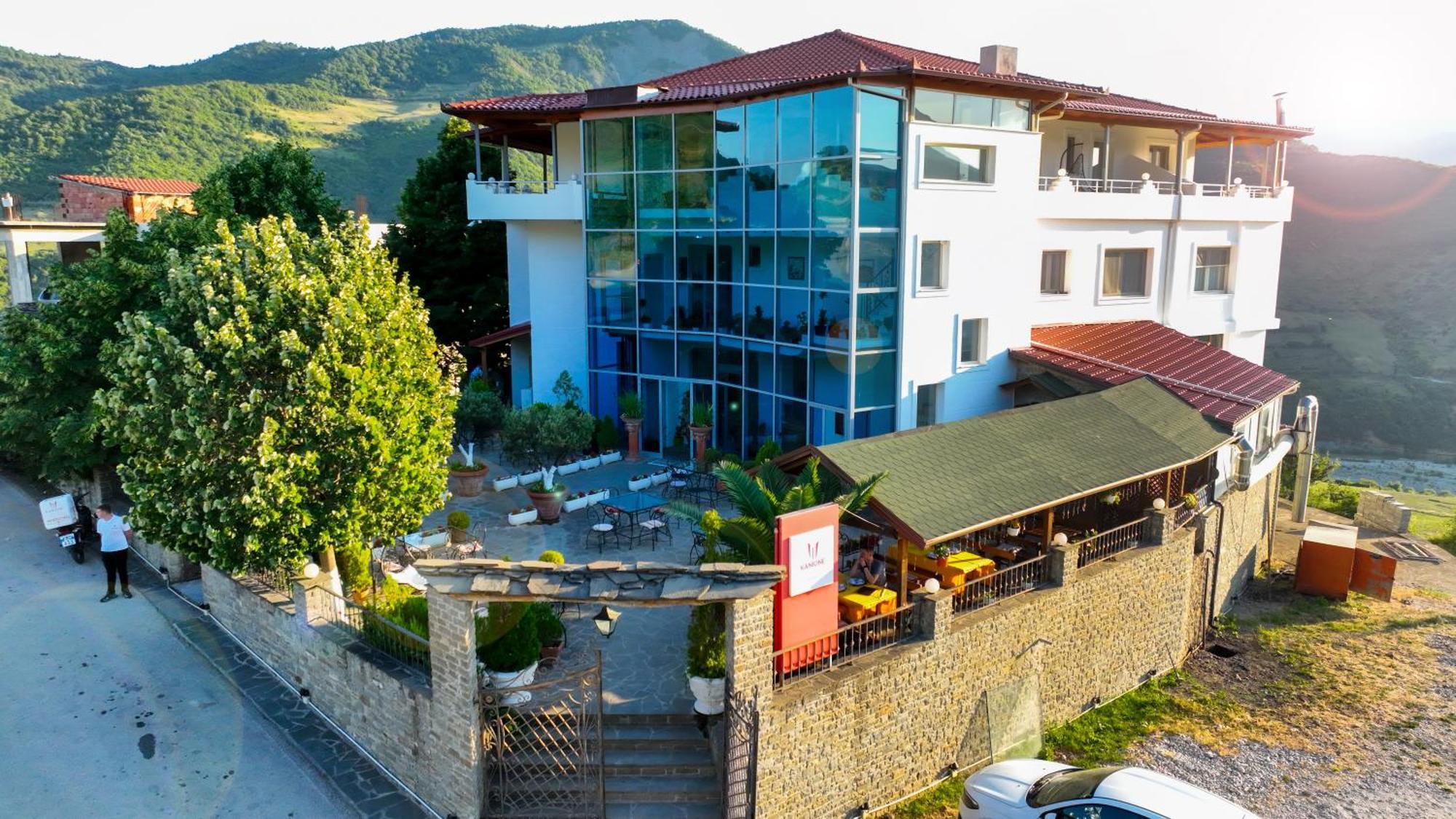 Hotel Kanione Cerenisht Exterior photo