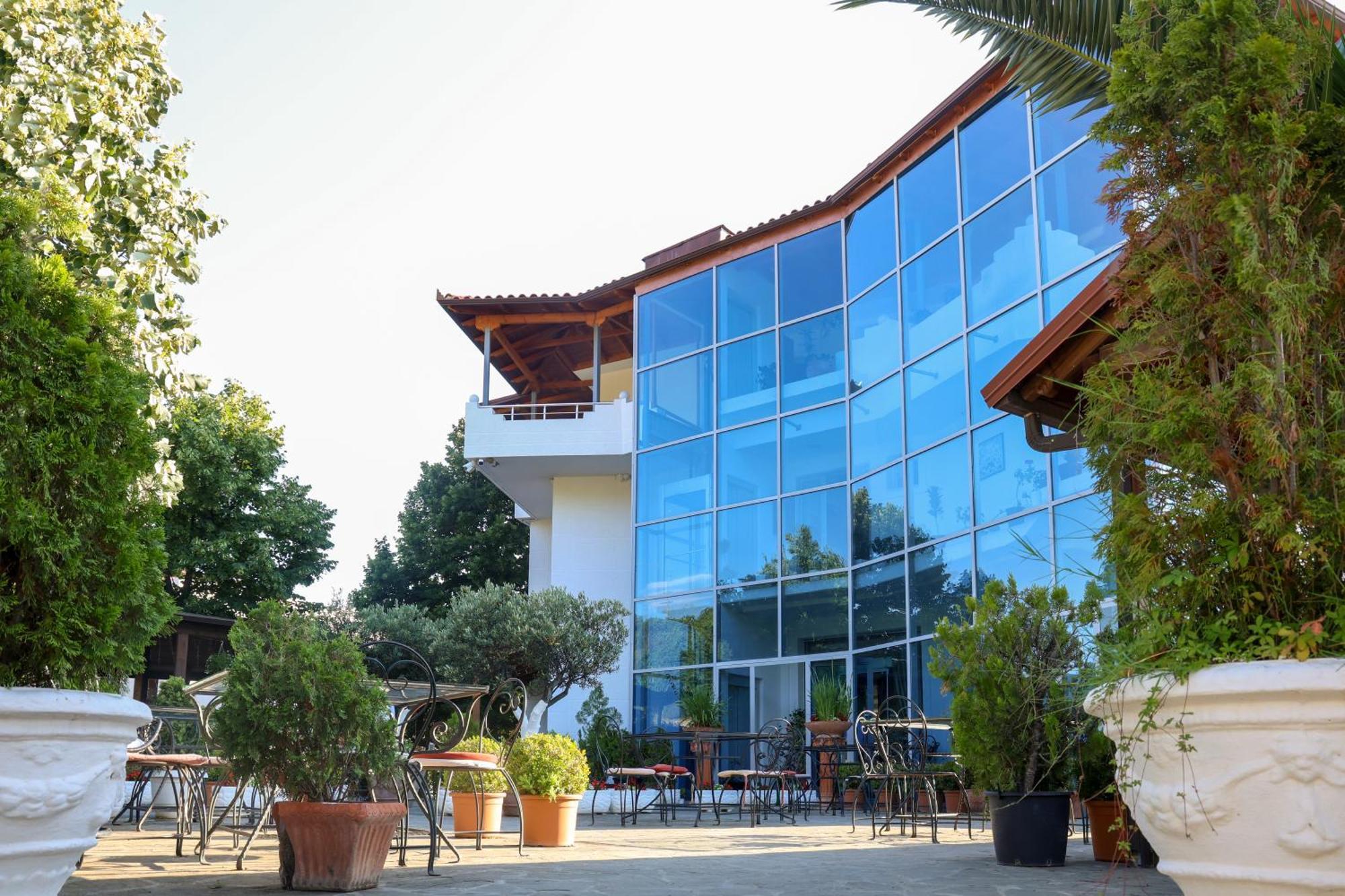 Hotel Kanione Cerenisht Exterior photo